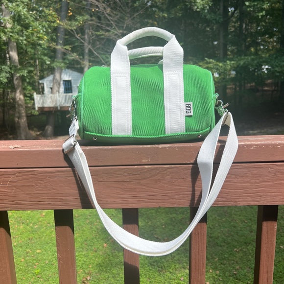 Urban Outfitters BDG Kelly Green 100% Cotton Mini Barrel Crossbody Bag W/Strap - Picture 1 of 16